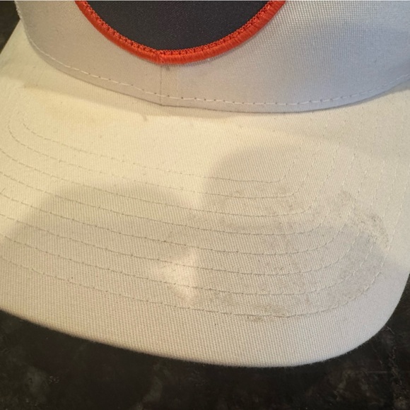 2 Columbia Mesh Trucker Hats - Picture 3 of 6